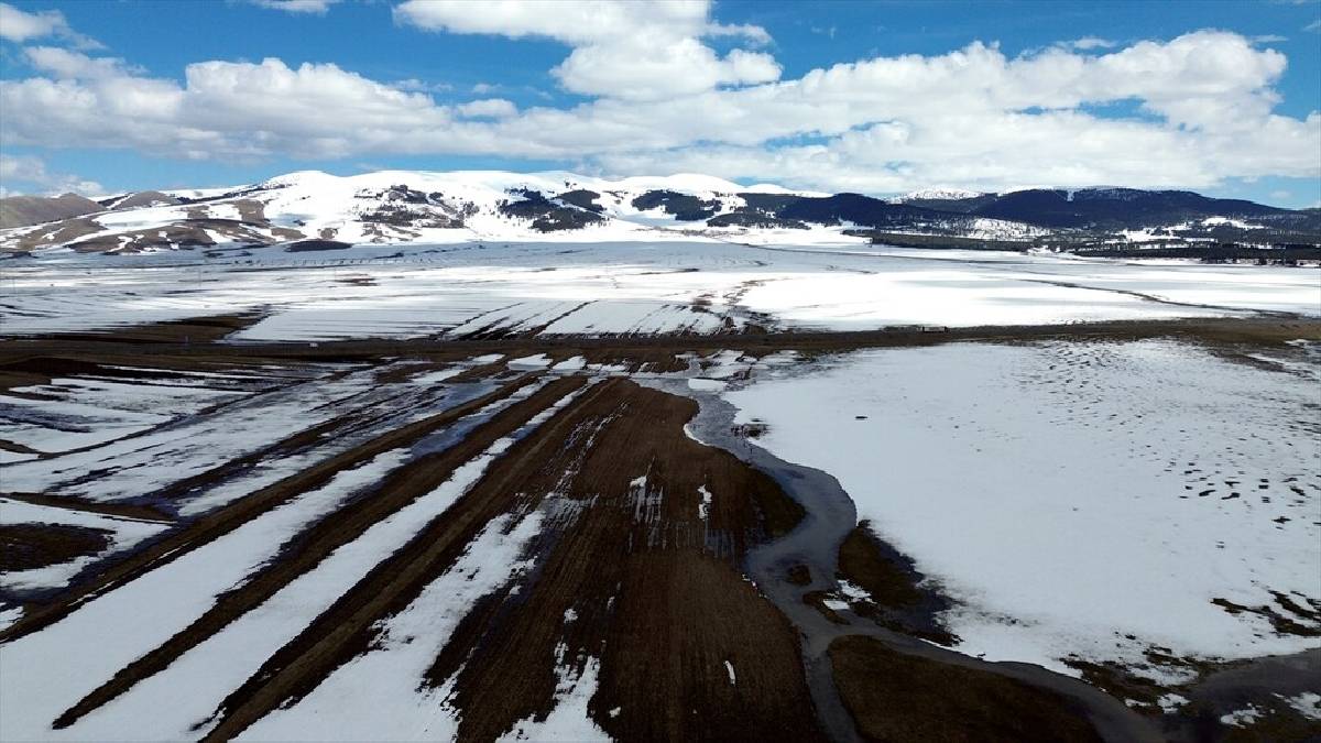 Çetin kış bitti, karlar erimeye başladı: Sarıkamış havadan görüntülendi