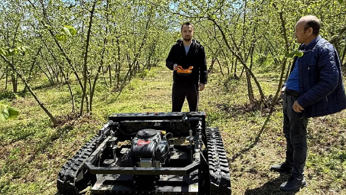 2 işçinin tam günde yaptığı işi 3 saatte yapıyor: Bu teknolojiyi çiftçi hayretle izliyor