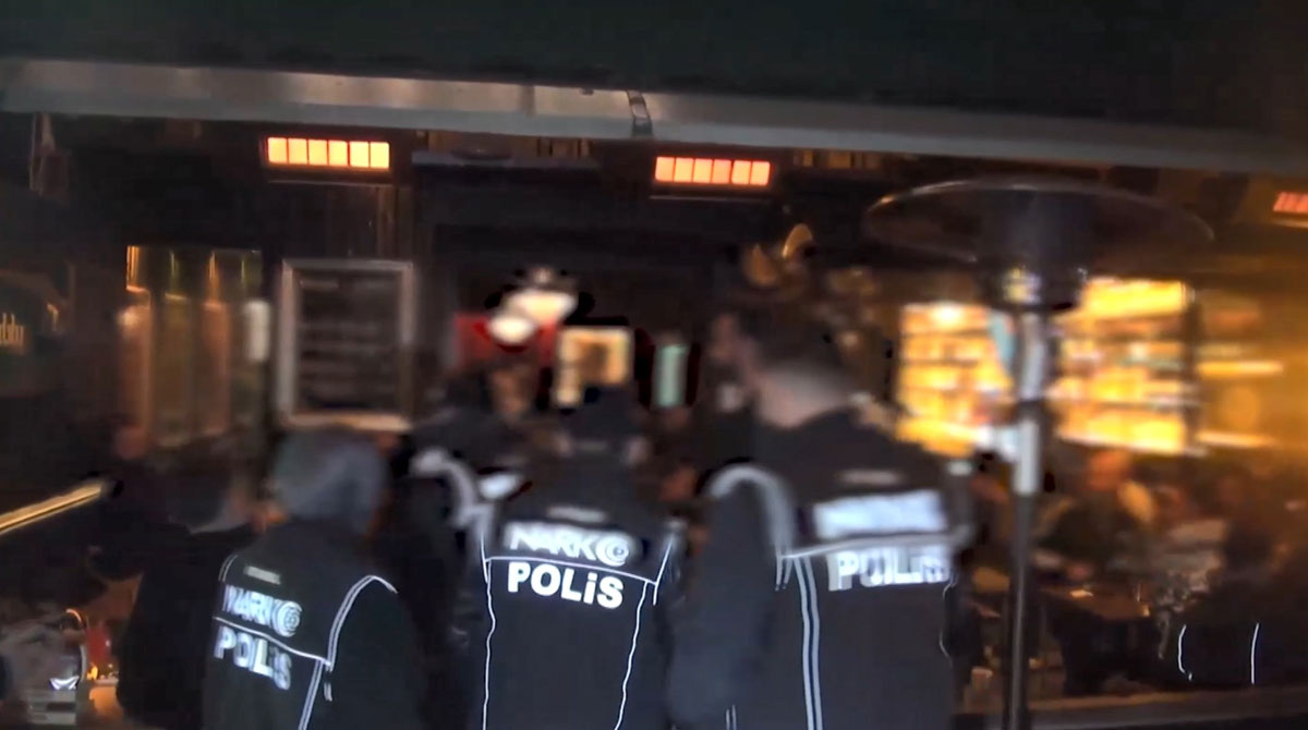 Kadıköy'de eğlence mekanlarına uyuşturucu operasyonu: 107 gözaltı