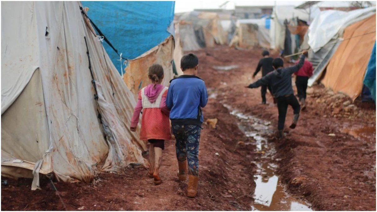 Çocuk yoksulluğu, yetişkin yoksulluğundan 9 puan fazla