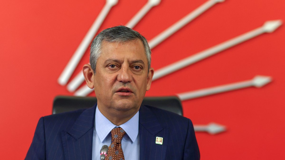 Özel'den Belediye Başkanları Buluşması’nda 'seçim' mesajı: Sandık en geç 2028’in haziranında açılacak