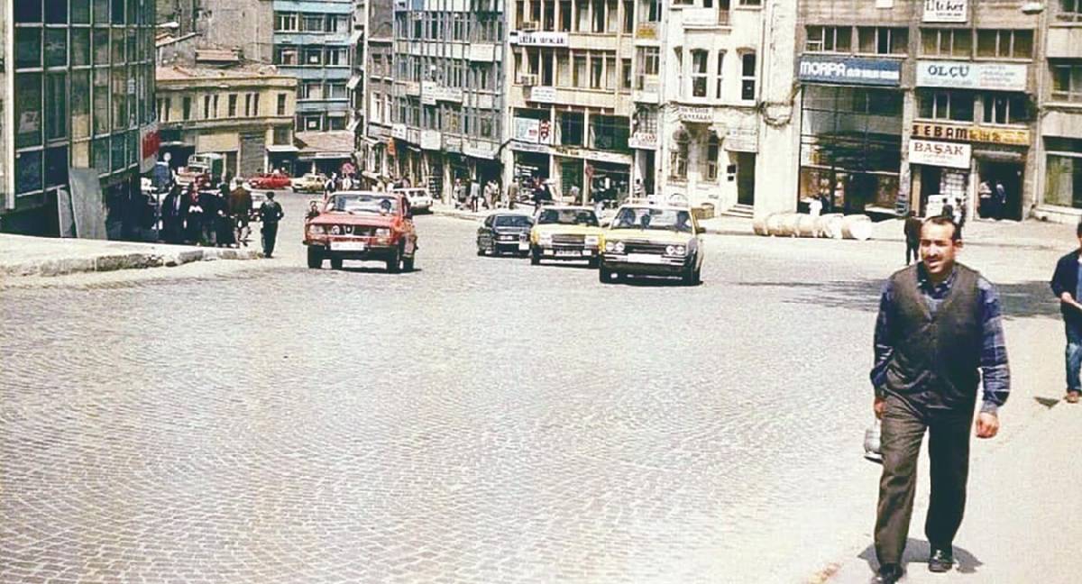 Hikmet Temel Akarsu'dan 'Bir buruk İstanbul' kitabı: Bâb-ı Ali’nin son demleri