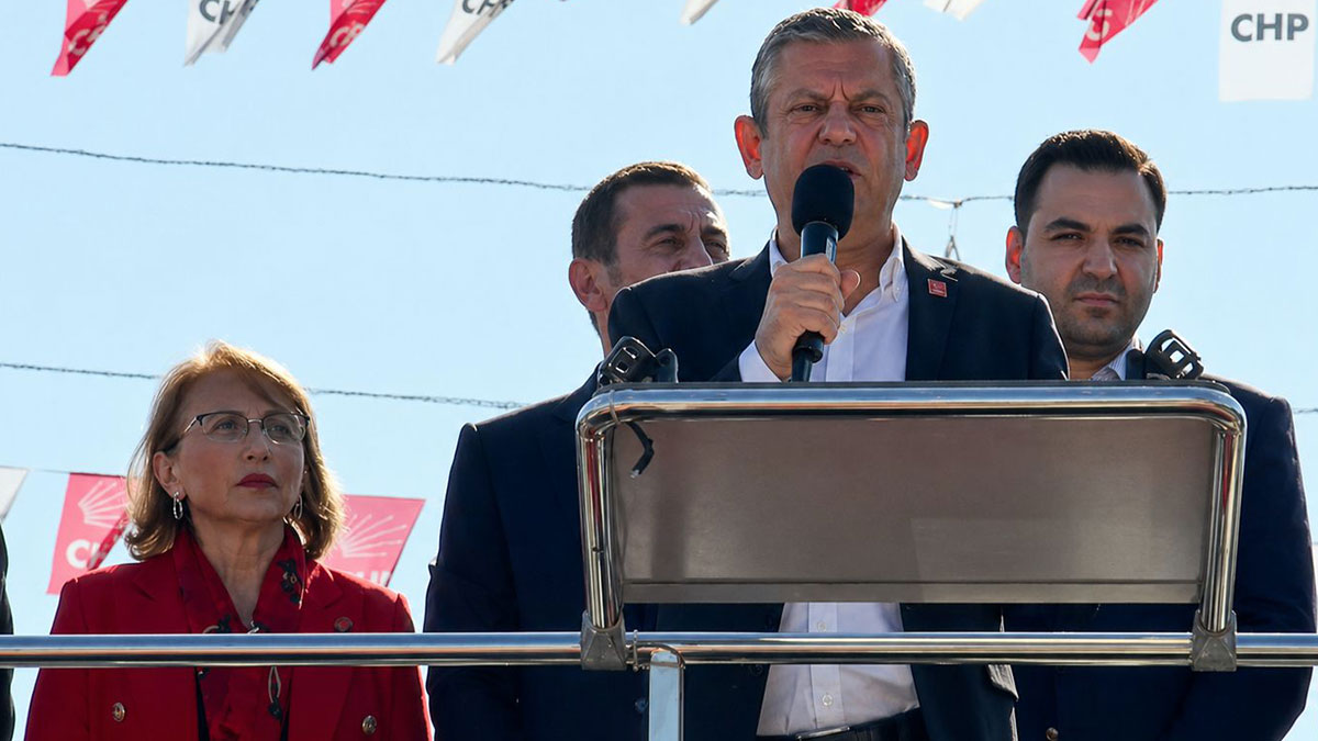 Özgür Özel Sakarya’dan seslendi: Garantiyi yandaşa değil, çiftçiye vereceğiz