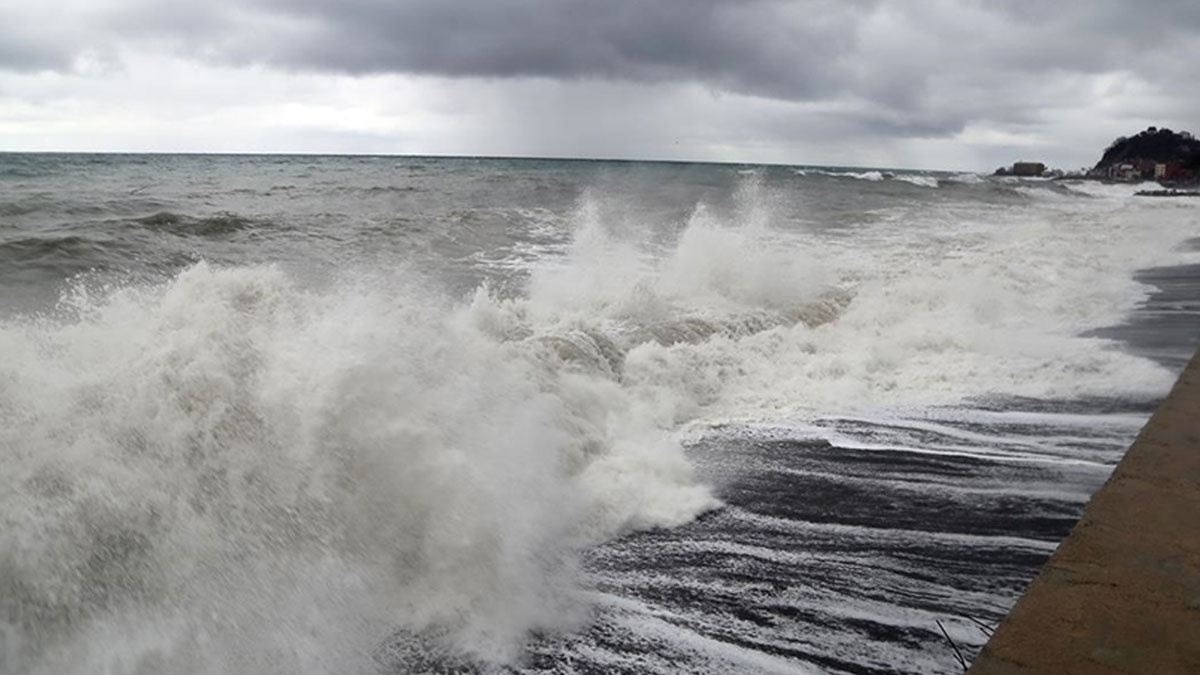 İstanbul Valiliği'nden fırtına uyarısı: Tedbirli olun!