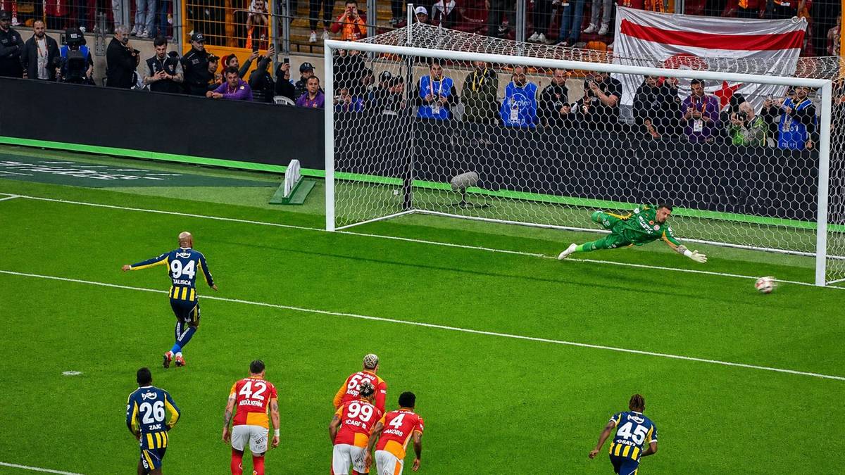 Şampiyonluk yarışında kritik derbi: Canlı anlatım