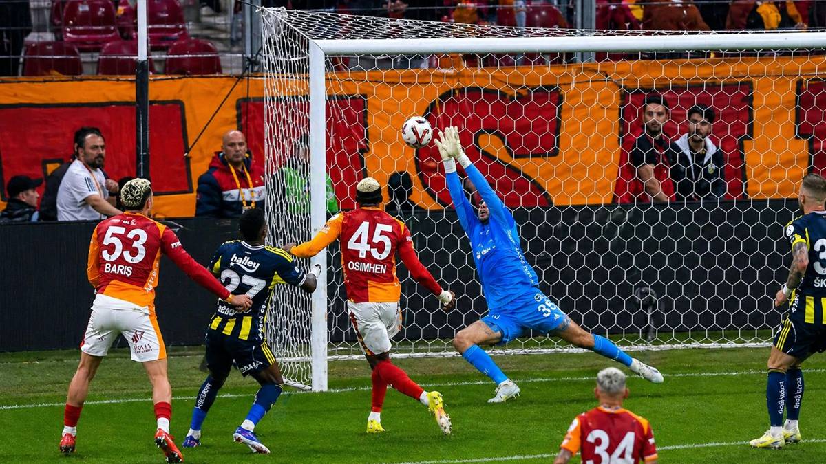 Şampiyonluk yarışında kritik derbi: Canlı anlatım