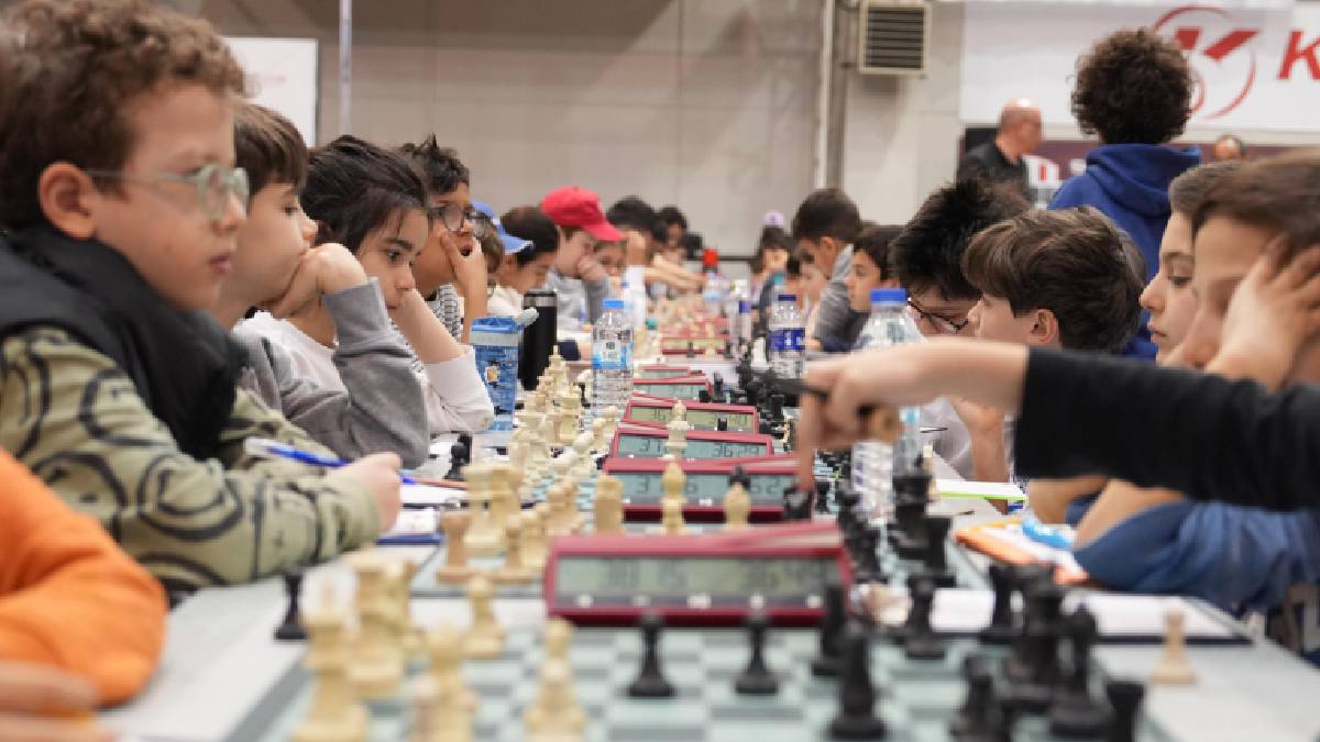 23 Nisan Satranç Turnuvası Kadıköy’de gerçekleşti