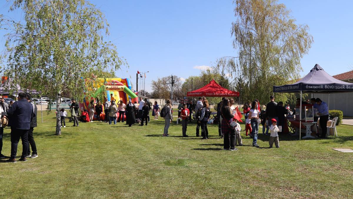 Büyükşehirden 23 Nisan şöleni