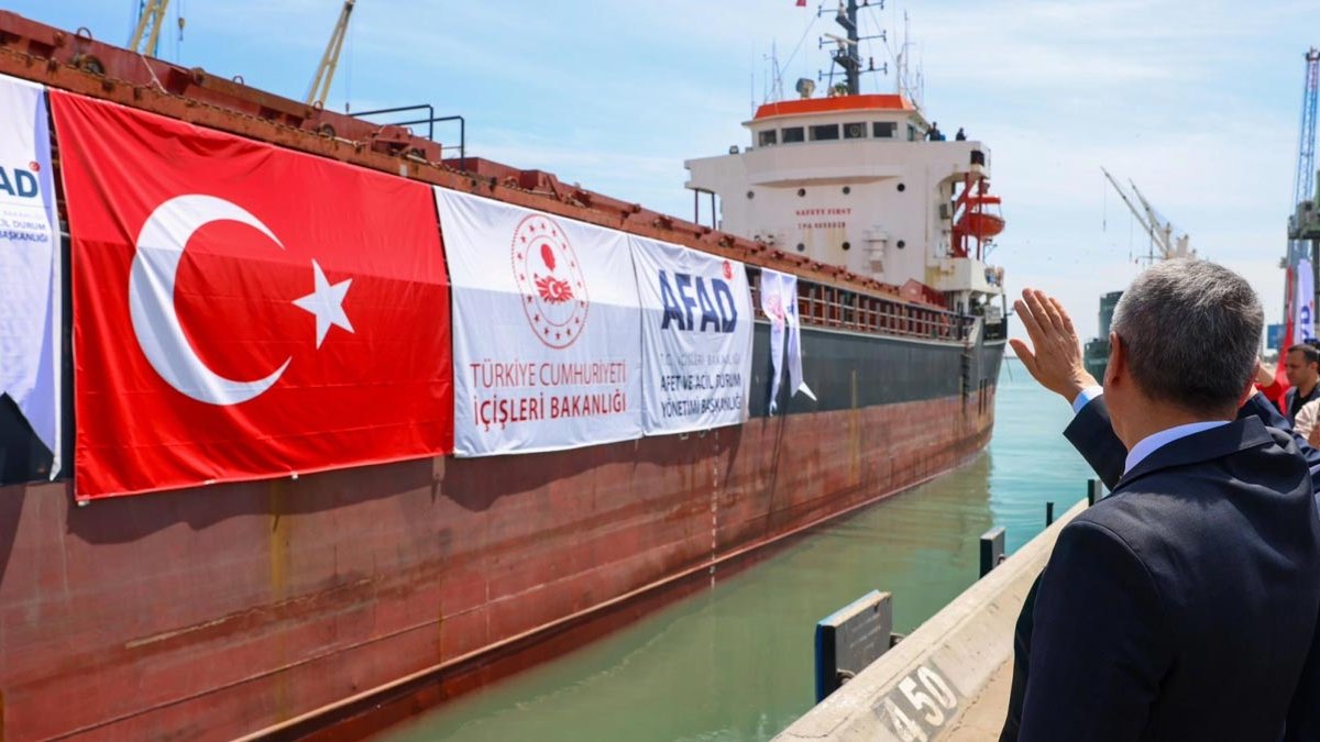 Türkiye'den, Lübnan'a 730 tonluk yardım