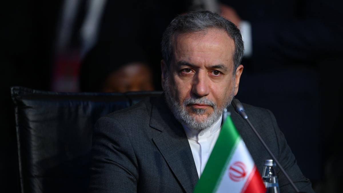 Arakçi'den Trump'a müzakere göndermesi: Yenildi de ondan istiyor