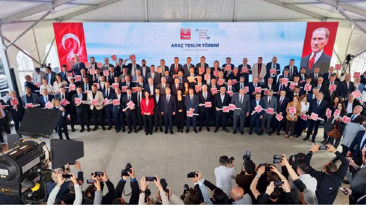 TBB Giresun Belediyesine iş makinesi hibe etti