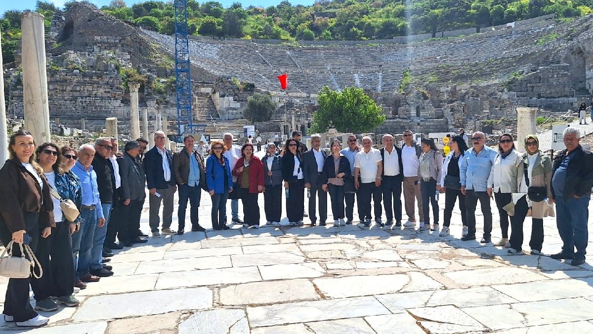 Bornova Muhtarlar Akademisi’nden anlamlı final