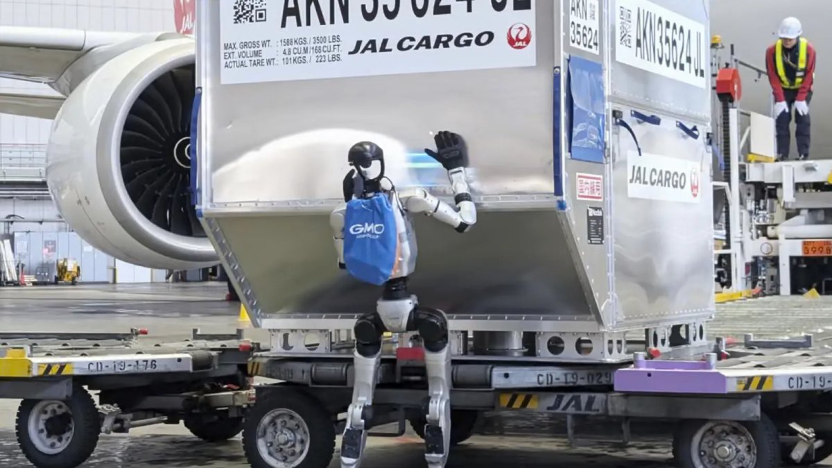 Japonya'da insansı robotlar göreve çağrıldı: Havalimanında bagaj taşıyacaklar