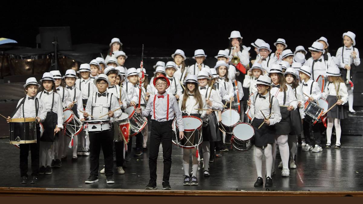 Bursa’da çocukların sesi senfoniyle yükseldi