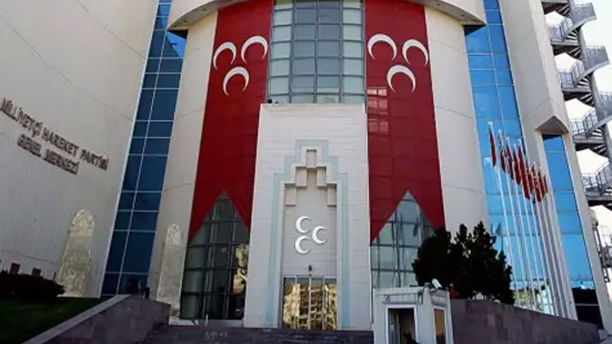 MHP'de hareketlilik sürüyor: İlçe Başkanı görevden uzaklaştırıldı