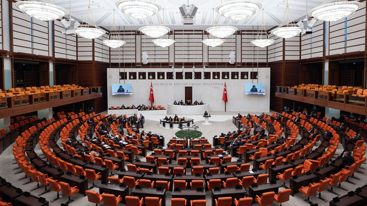 Meclis'te okul saldırıları için kurulan komisyonun üyeleri belirlendi