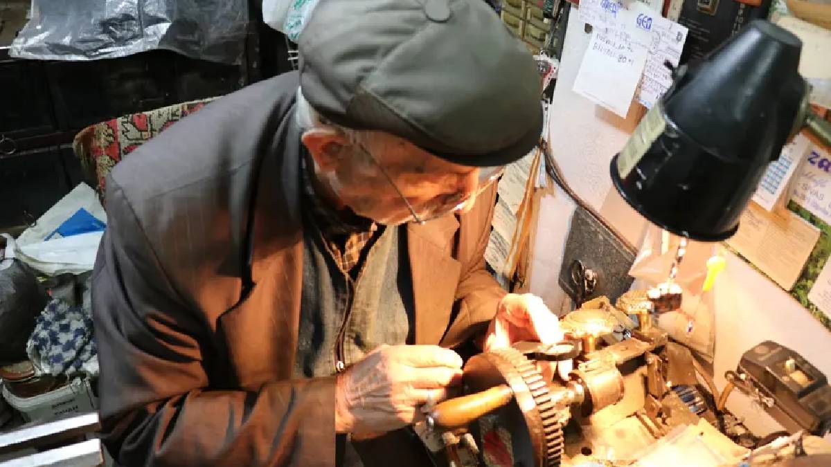 Teknolojiye güvenmedi kendi makinesini yaptı: 55 yıldır üretime devam ediyor