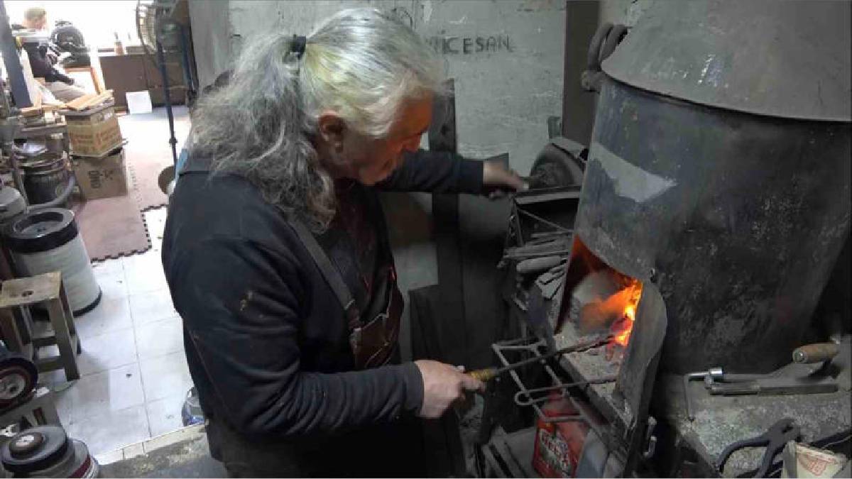 40 yaşında çırak olarak başladı: Memleketinin mirasını ayakta tutuyor