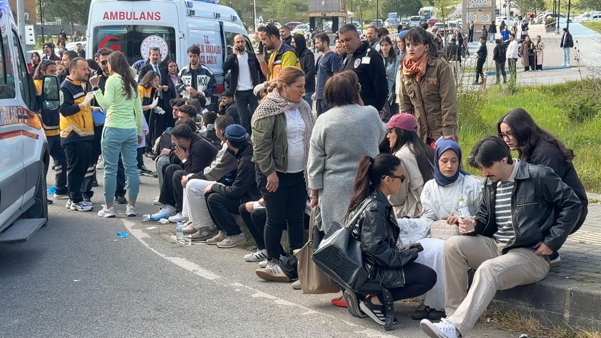 Bartın'da öğrencileri taşıyan otobüs devrildi: Çok sayıda yaralı var