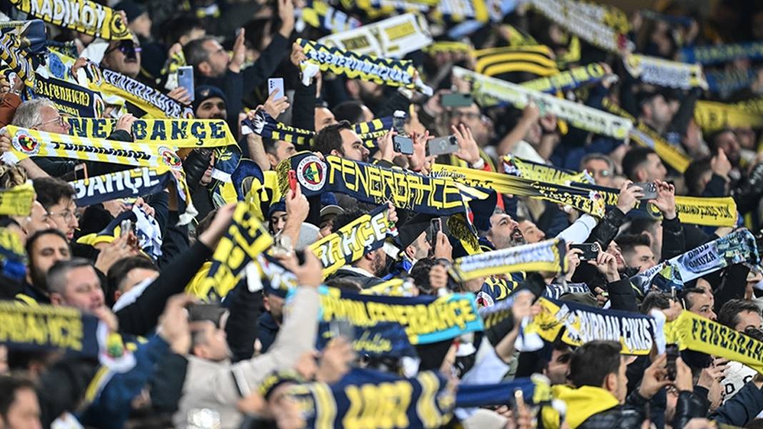 Fenerbahçe'den genç taraftara müjde: Başakşehir maçında biletler bedava
