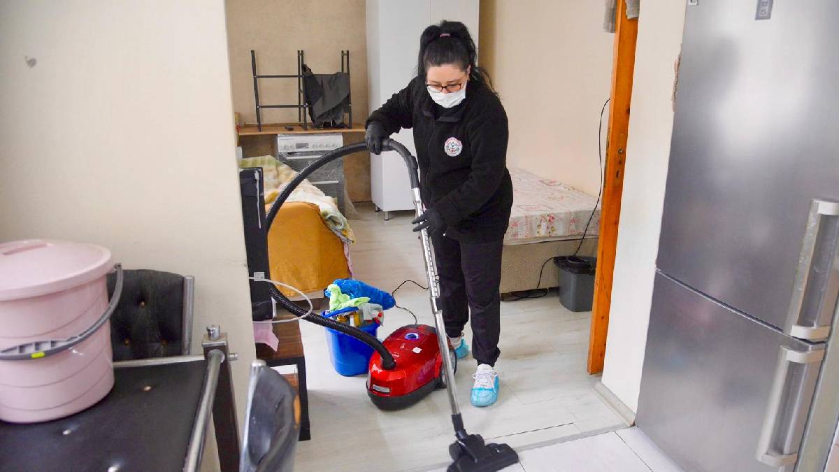 Giresun'da ihtiyaç sahibi vatandaşlara destek: Belediye, ​​​​​​​ev temizliği ve kişisel bakım hizmeti veriyor