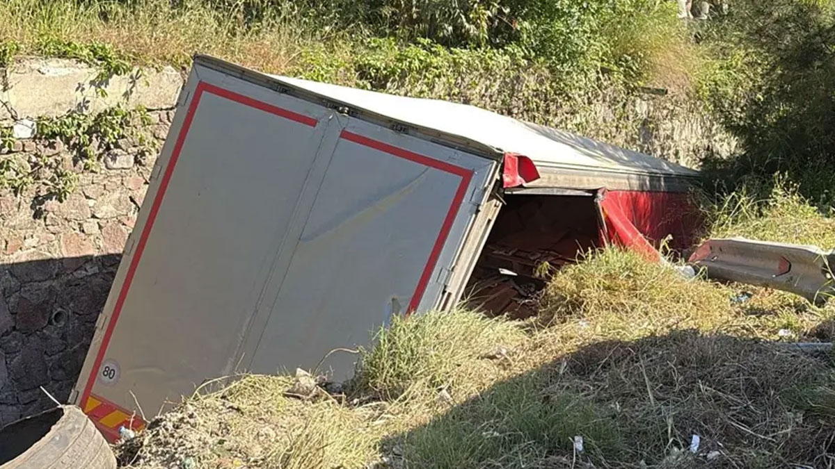 İzmir'de zincirleme kaza: 3 kişi hayatını kaybetti