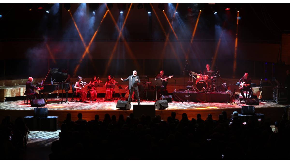 Luca Minnelli İzmir’de büyüledi