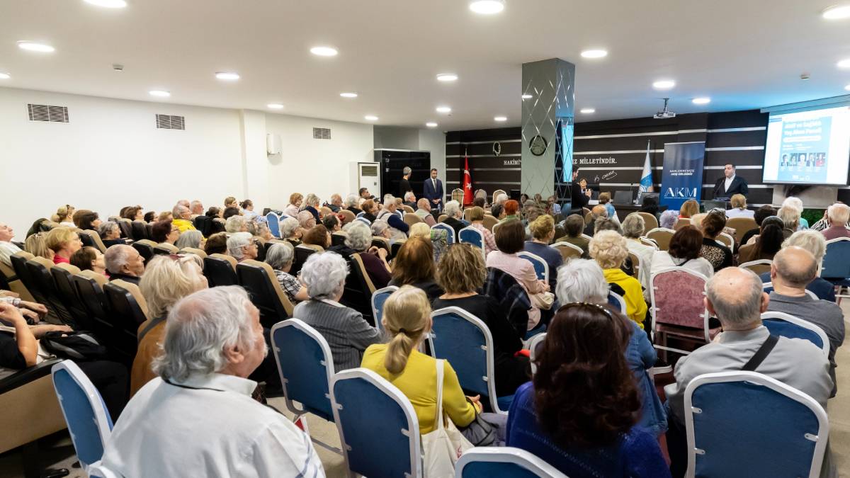 İmzalar atıldı: Narlıdere’nin 3. Yaş Üniversitesi yolculuğu başlıyor