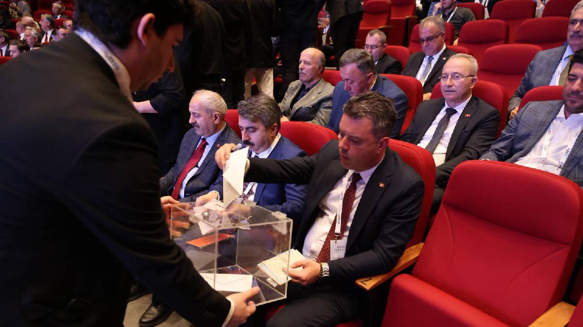 Başkan Sarıkurt, Marmara Belediyeler Birliği Encümen Üyeliğine seçildi