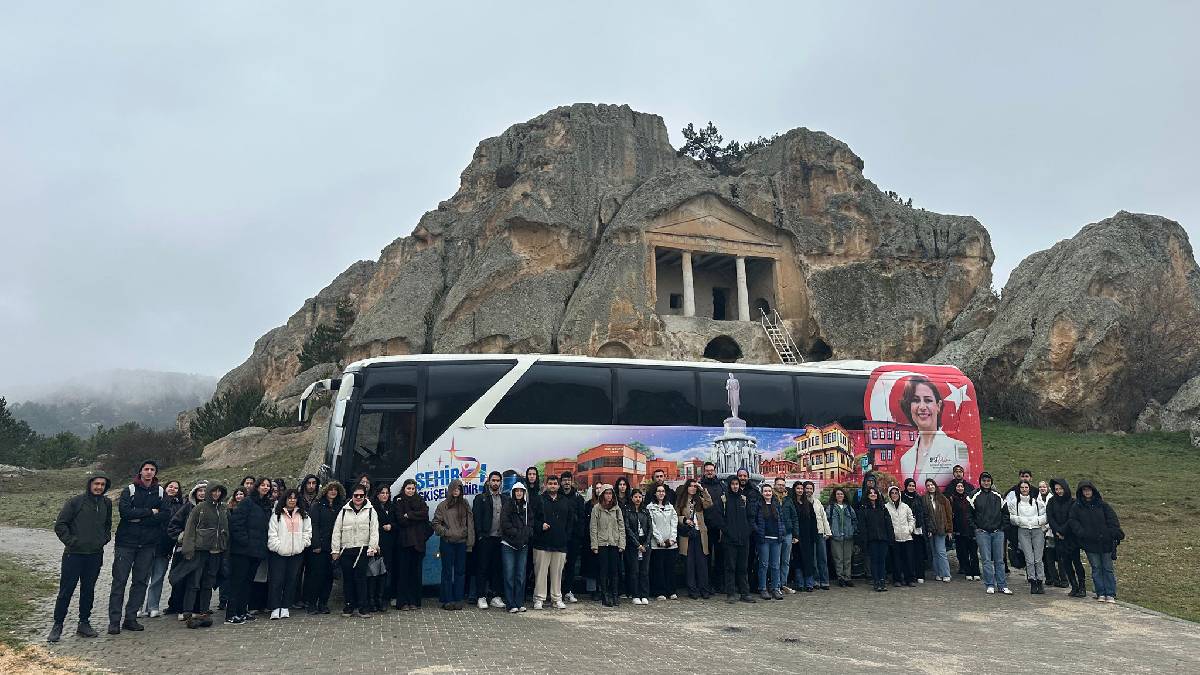 Eskişehirli gençler tarihin ve doğanın izinde