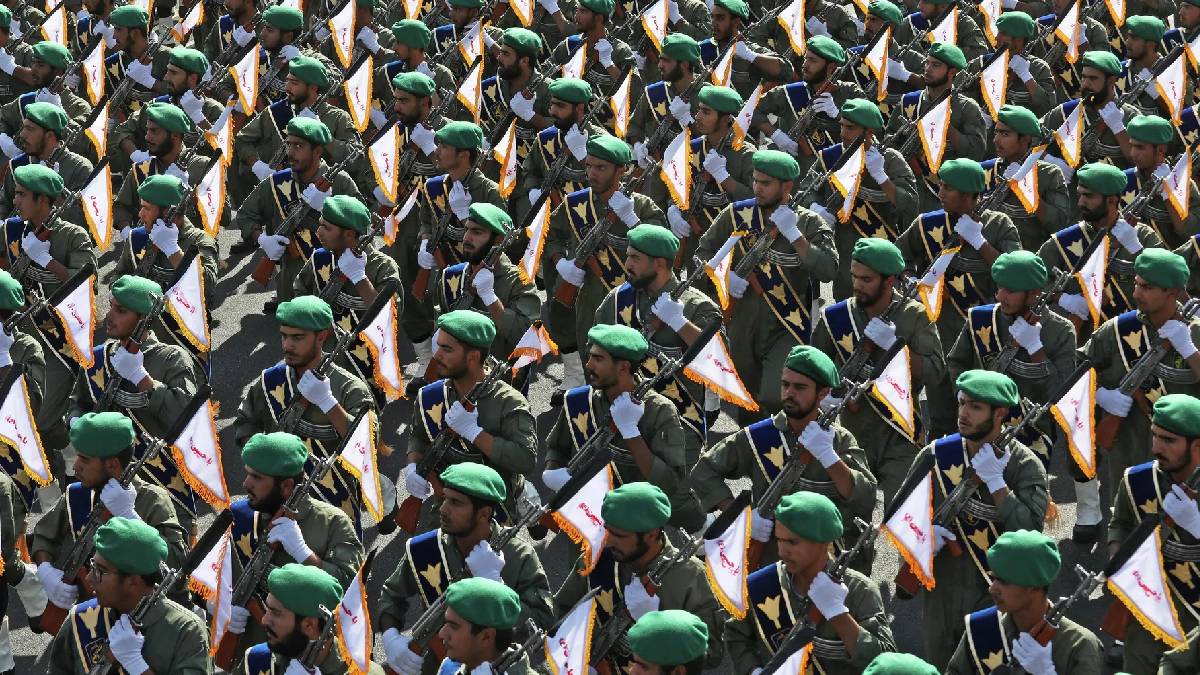 İran’dan ABD’ye uyarı: Gemileriniz üslerinizle aynı kaderi paylaşır