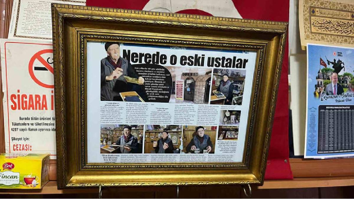 69 yıldır 20 metrekarede çalışıyor: Ellerinde ziyneti dönüştürüyor