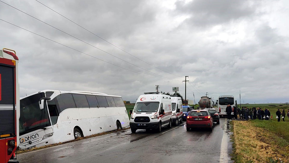 1 Mayıs’a giden işçileri taşıyan servis kaza yaptı
