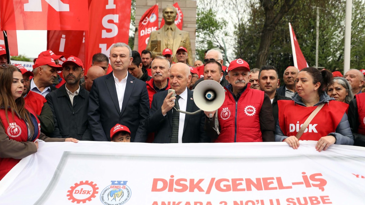 Yenimahalle’de 1 Mayıs yürüyüşüne belediye emekçileriyle katılım
