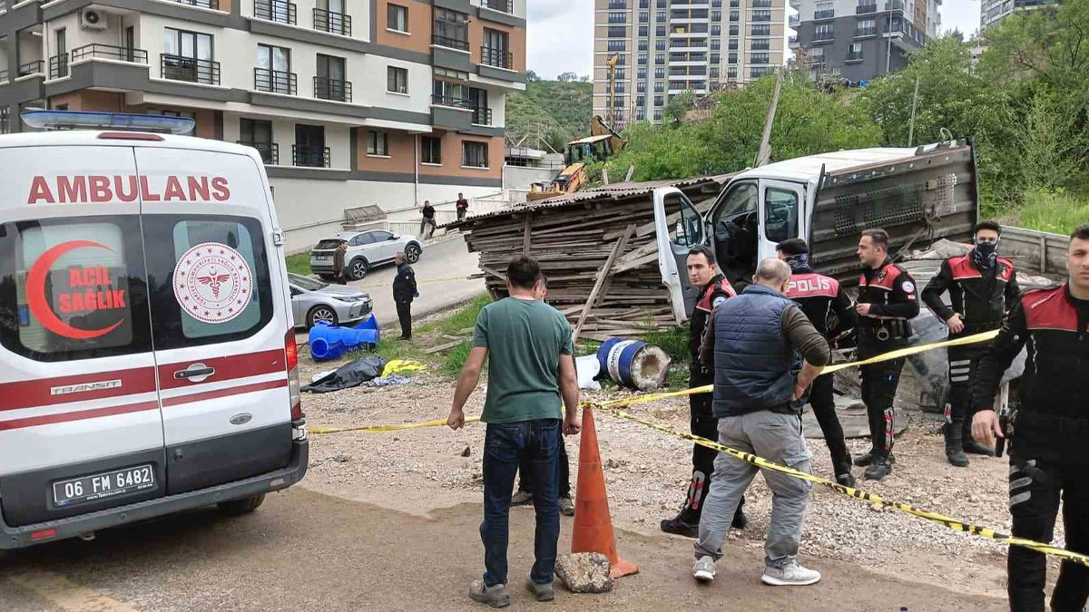 1 Mayıs’ta acı olay: Başkentte kamyonun ezdiği 2 işçi hayatını kaybetti