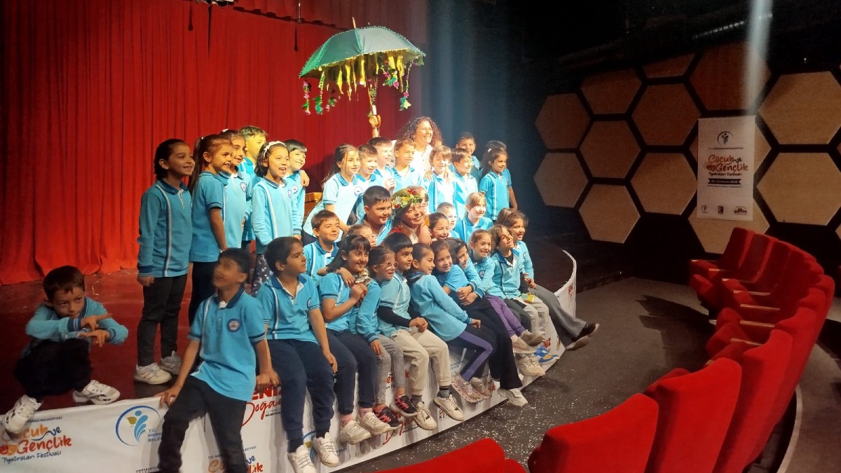 Eskişehir Şehir Tiyatroları’nın oyunu Denizli Festivali’nde sahnelendi