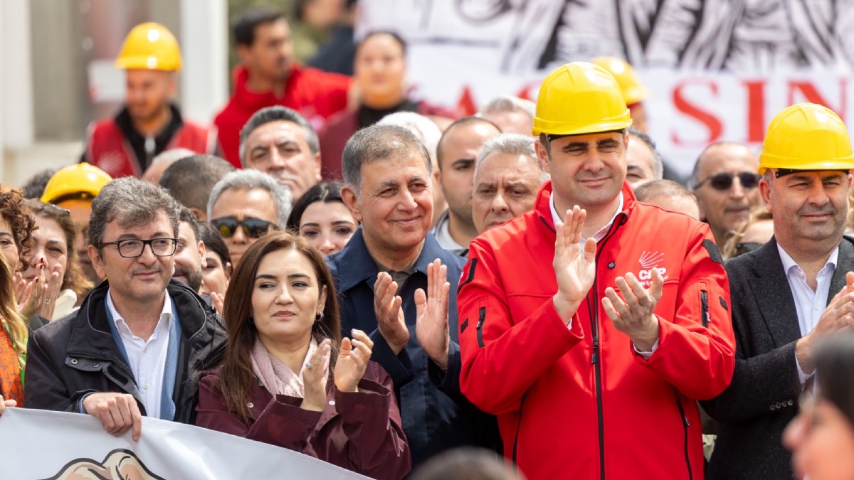 İzmir Büyükşehir Belediye Başkanı Tugay’dan 1 Mayıs’ta mücadele vurgusu
