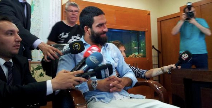 Arda Turan'a Bayrampaşa'da büyük sürpriz