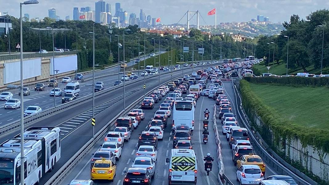İstanbul'da bugün bazı yollar trafiğe kapatılacak