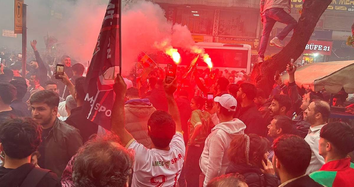 Diyarbakır Valiliği açıkladı: Amedspor'un kutlamalarında 11 yaralı, 10 gözaltı