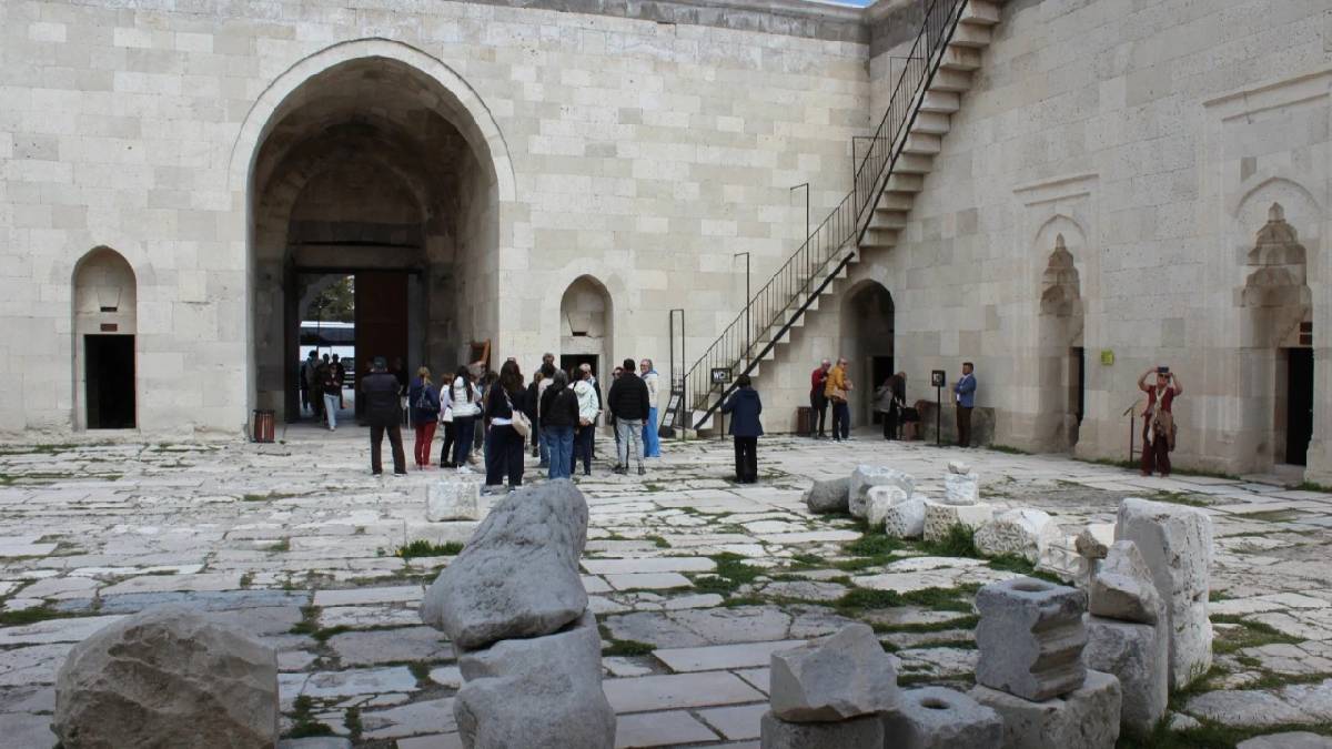 Türk dizilerini izliyor, buraya akın ediyorlar! Yılda 200.000’e yakın kişi geliyor