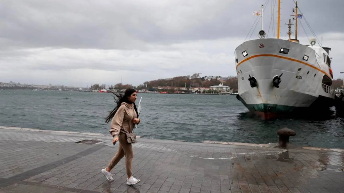 İstanbul'da çok sayıda vapur seferi iptal edildi