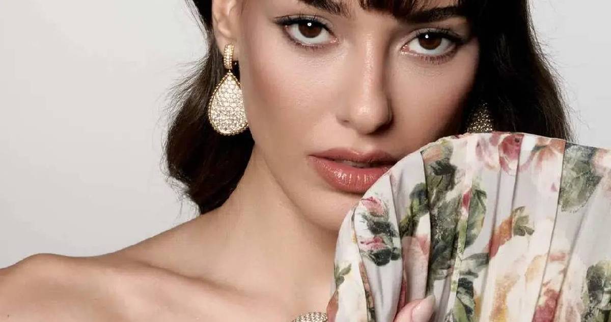Dilan Çiçek Deniz’den çifte başarı! İki derginin kapağında yer aldı