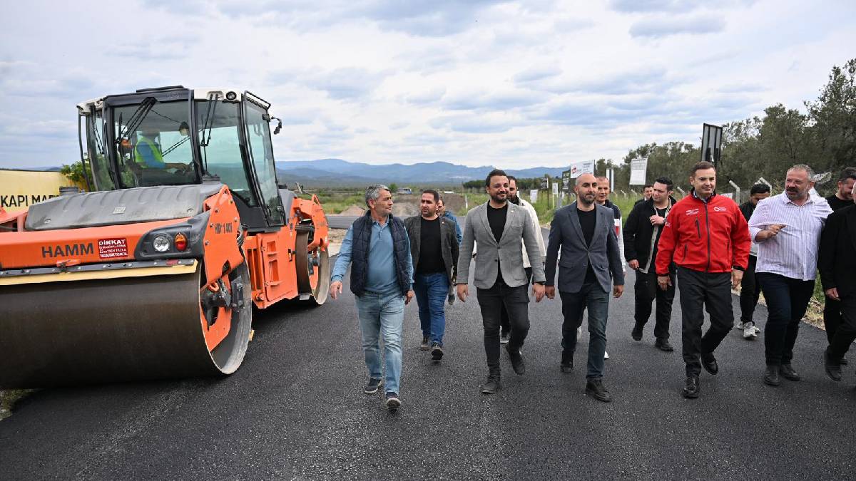 Büyükşehir yaz kış demeden yol çalışmalarına devam ediyor