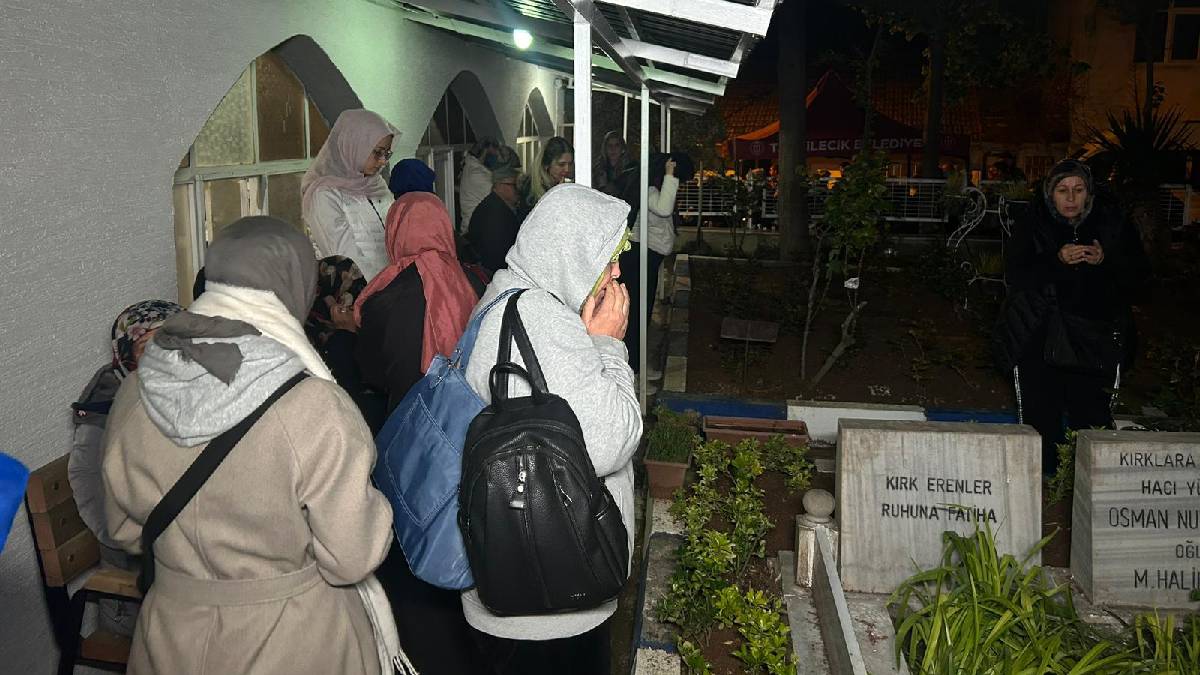 Hıdırellez geleneğini yaşatmak için sabahın ilk saatinde Kırklar Camisi'nde bir araya geldiler