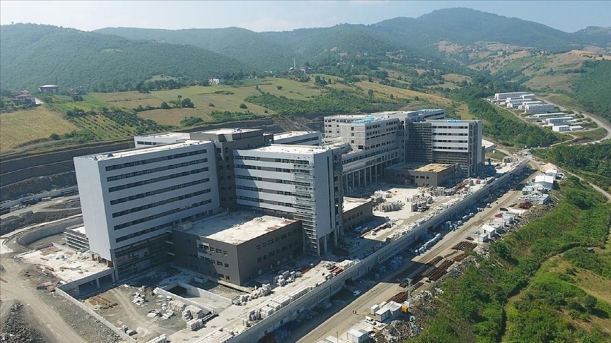 Samsun Şehir Hastanesi’nde çalışma koşulları gündem oldu: Modern görünüyor ama içeride durum öyle değil