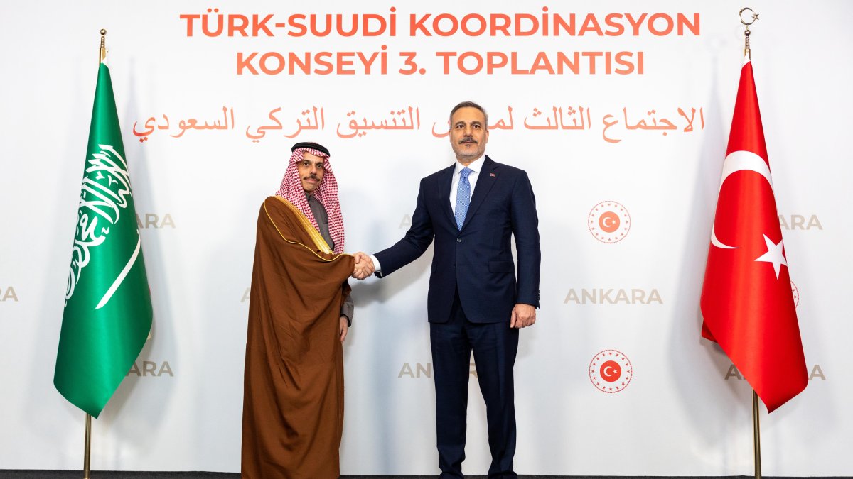 Fidan, Suudi Arabistan Dışişleri Bakanı Bin Ferhan ile görüştü