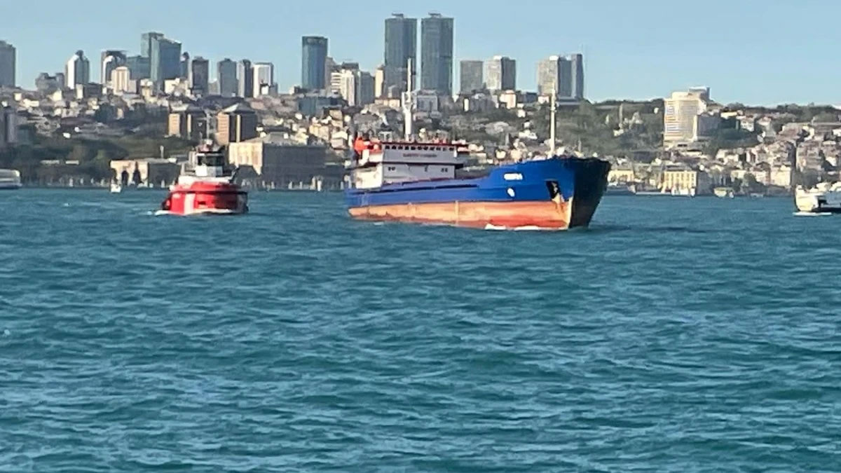 İstanbul Boğazı'nda gemi arızası: Trafik askıya alındı