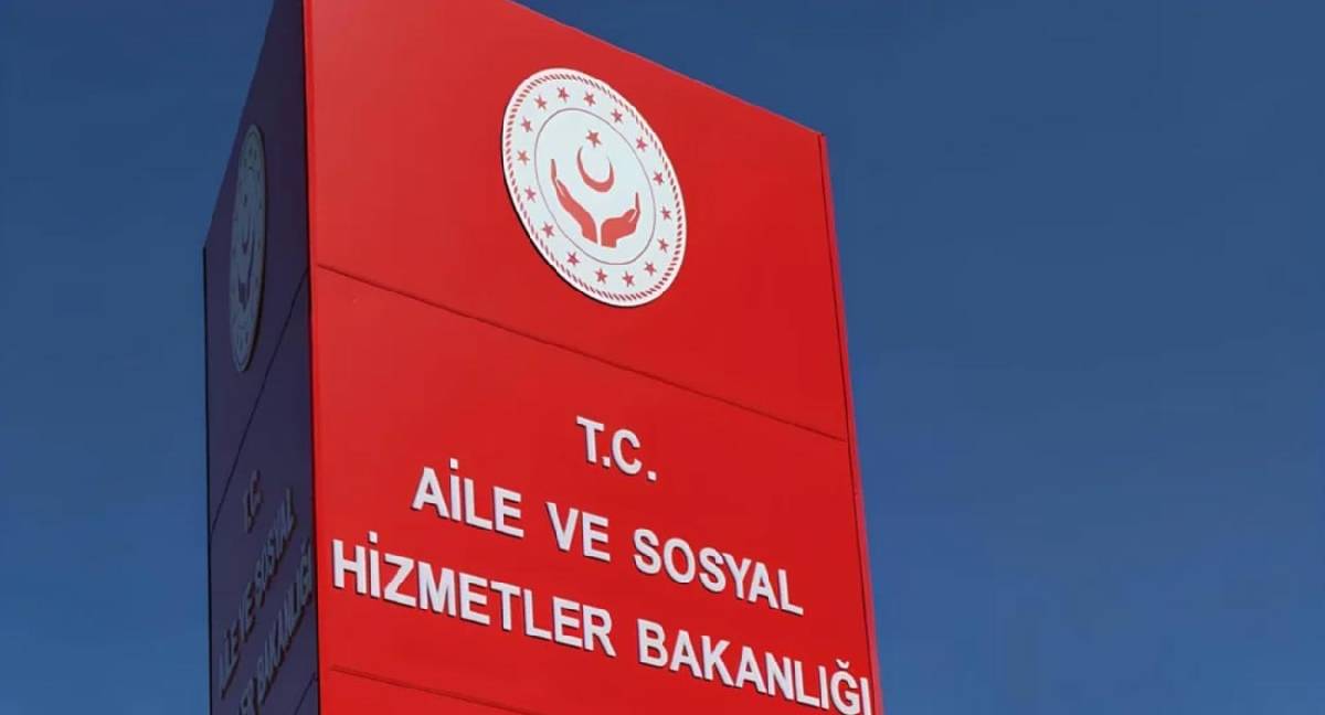Mülakatsız kamuya atama: Aile Bakanlığı 60 KPSS puanıyla 680 personel alıyor! İşte kadrolar...
