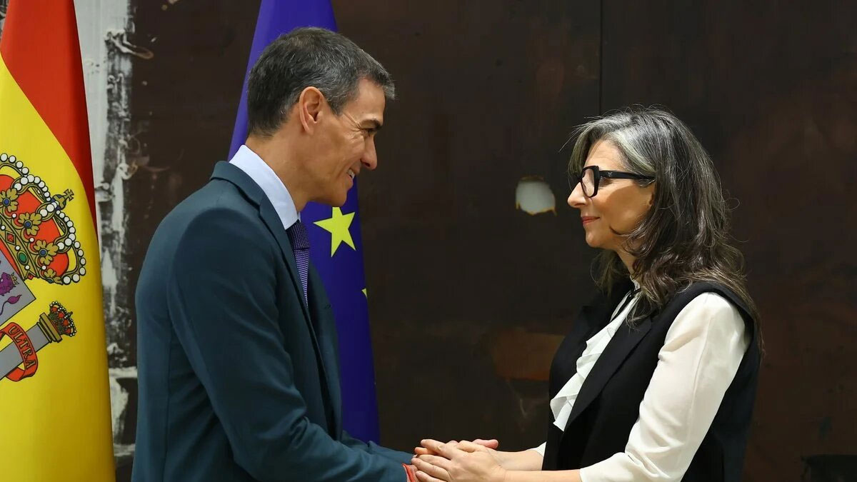 Sanchez, BM Filistin Özel Raportörü Albanese'ye liyakat nişanı verdi